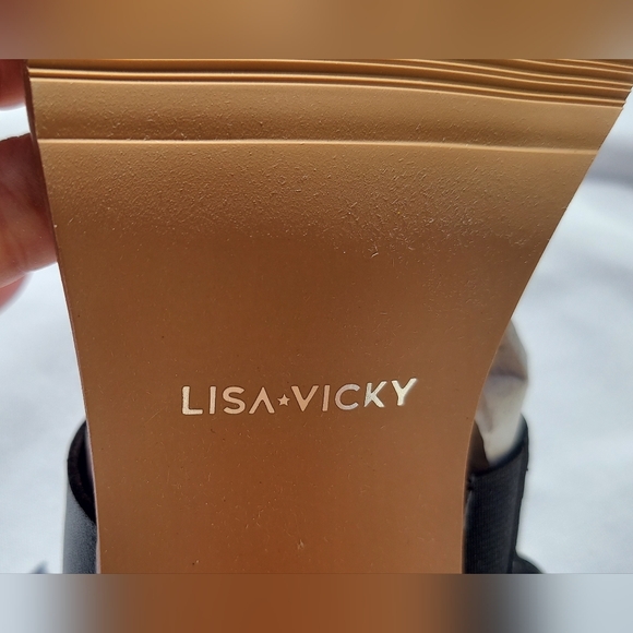 Lisa Vicky Black Leather Strappy Sandals with Wooden Block Heel - Picture 7 of 9